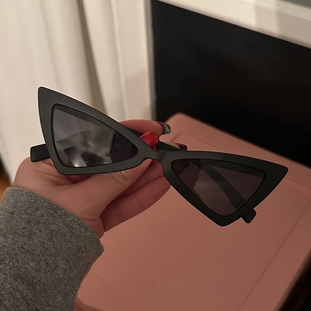 Steve Madden Black Cat-Eye Sunglasses